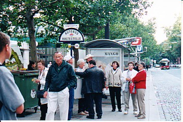 grinzbus.jpg (49599 bytes)