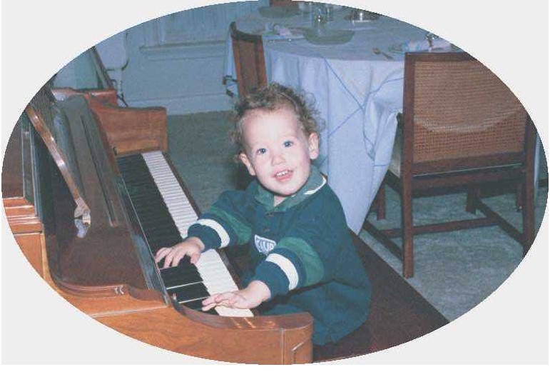piano.jpg (86974 bytes)