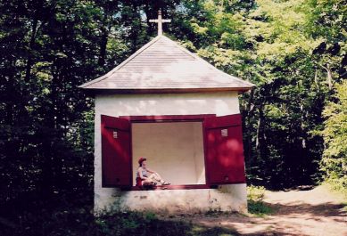 Kelly in the same chapel at Parc d'Oka