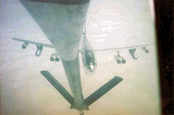 B-47 approaching the boom for a drink.