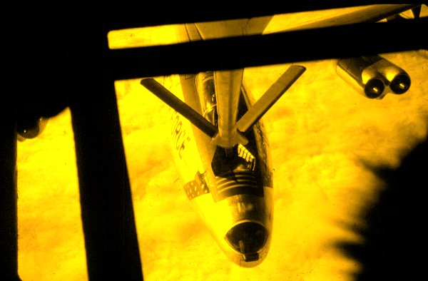40th AREFS KC-97 refueling a RB-47.