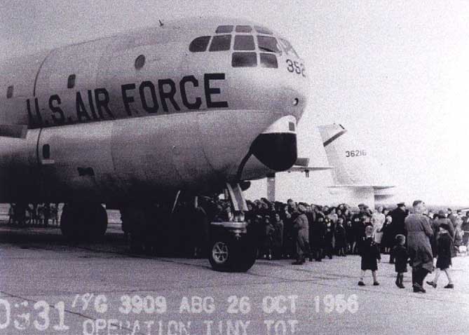9th AREFS KC-97G 53-0352 at Greenham Common AB, England 26 Oct56 for Operation Tiny Tot.
