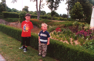 Fr�d�ric and P�l-Henri, June 2001