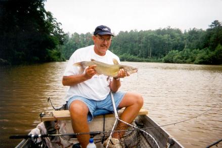 fish_001.jpg (19828 bytes)