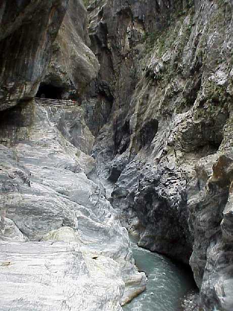 Tunnel of Nine Turns