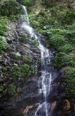 Bai-Yui (White Jade) Waterfall