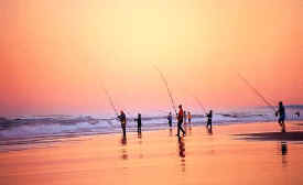fraserisland-75-mile-beach-taylor-fishing-sunset.jpg (15276 bytes)