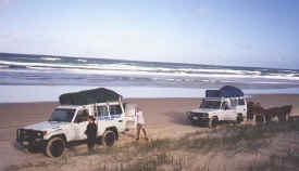 fraserisland-backpacker-4x4-camping-75-mile-beach.jpg (22753 bytes)