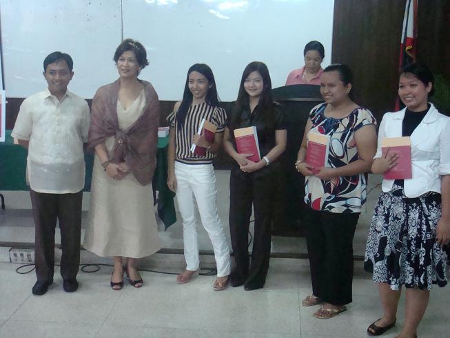 Pictorial with Dean Elena E. Pernia and Dr. Paragas.