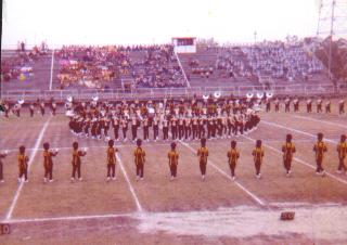 1977-band-4.jpg (15598 bytes)