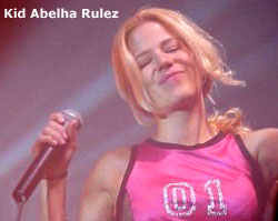Paula Toller em Fortaleza durante o show pr�-SURF - CE, 2001 / Foto: Oba.com.br