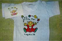 images/BWtshirt1.jpg (36388 bytes)