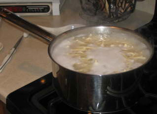 Cooking the noodles