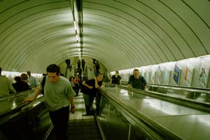london_sharo_tube_esc