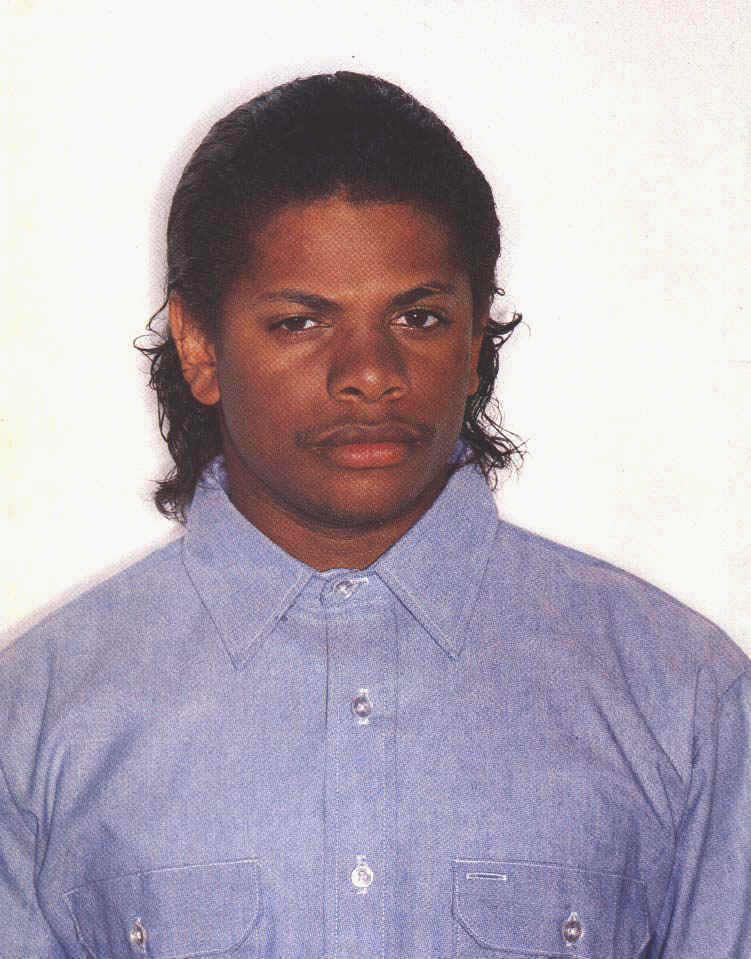 eazye7.jpg (73150 bytes)