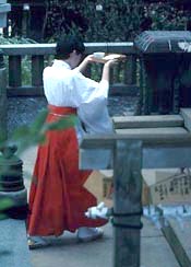 hakama kimono picture