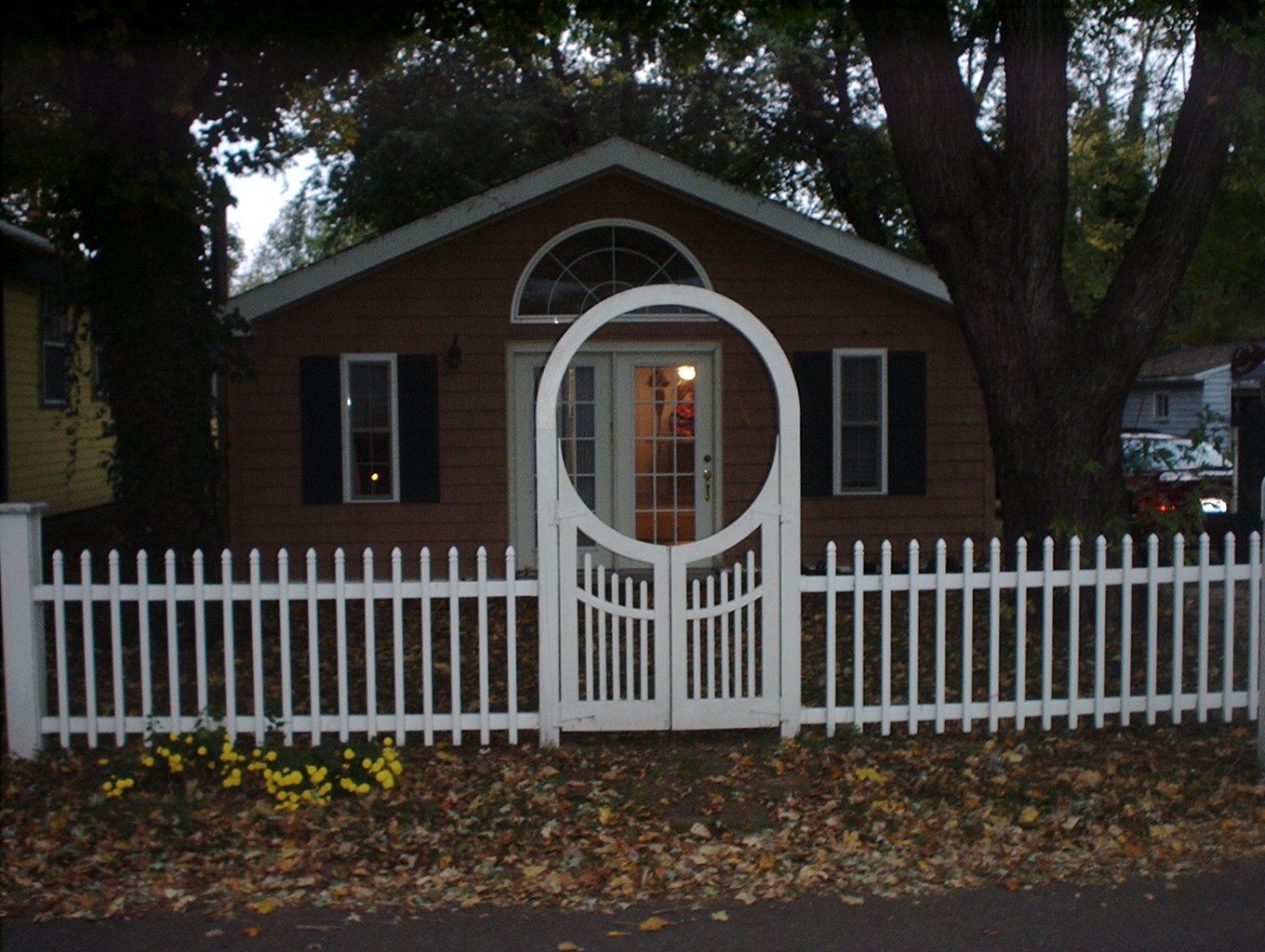 Beautiful cottage sits near Lake Erie!