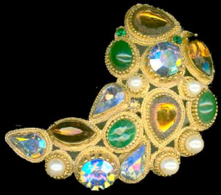 Sphinx Byzantine-coloured paisley goldtone brooch