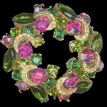 Sphinx wreath fuchsia + olivine