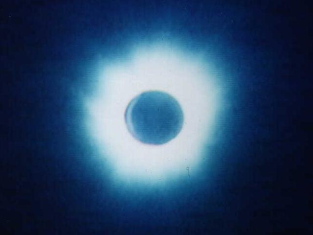 The Full Eclipse Of The Sun!!! WHAT A PHOTO!!!