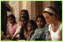Paloma y una ni�as