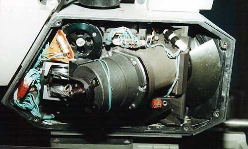kin-35-motor.jpg (32649 bytes)