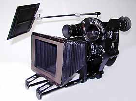 k-1m-lens-hood.jpg (16793 bytes)