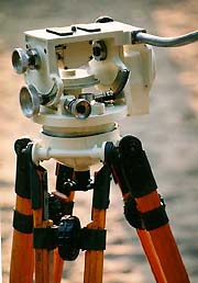 trepod-3.jpg (16815 bytes)