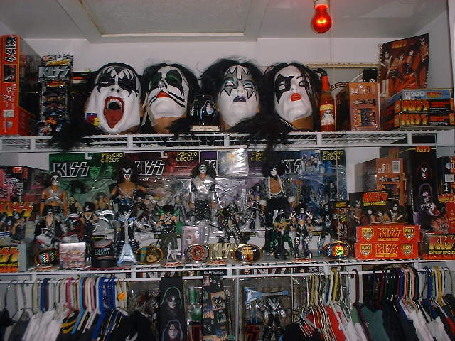 Closet KISS Fan