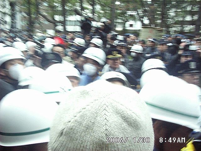 utsubo_theystorminto06130d.jpg