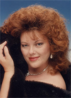 Me at a photo shoot in early 2001 - Kitten in black fur image name:justme_fursmall.jpg
