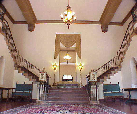 Main Foyer, leading to the Meeting Rooms and Ballroom