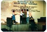 Certicicates giving out to clubs,and our president,Lye Siew Fen represent our club to take the certificates.