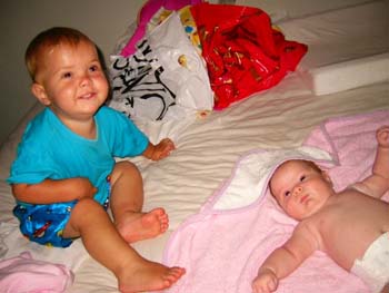 Frankie_en_Emma_Lee_na_hulle_bad