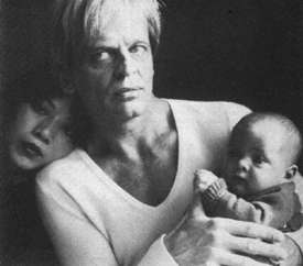 Kinski with Nanhoi(12KB)