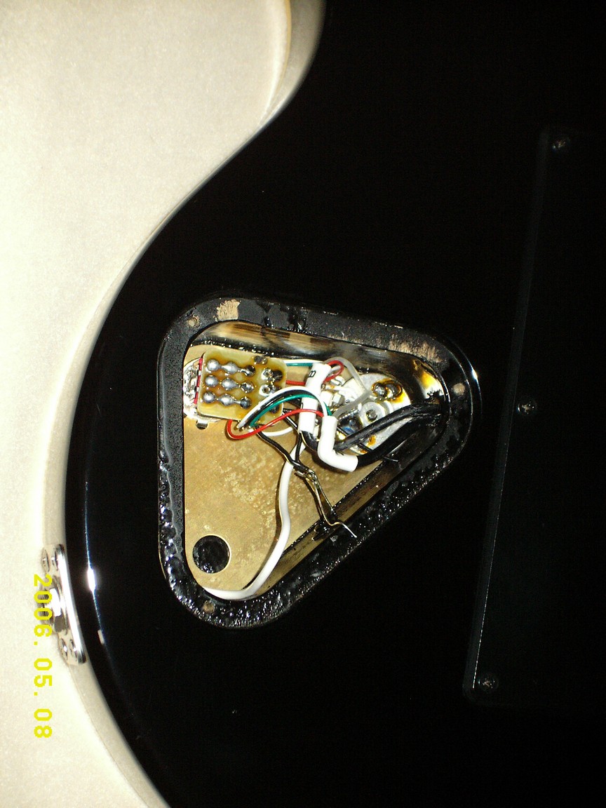 Erne Ball MUSICMAN, open panel, original wiring (before change)