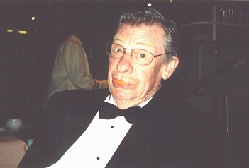 geosmile.jpg (45728 bytes)