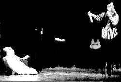 L�szl� as a cockroach (cucaracha), suffering Kriszta's attack