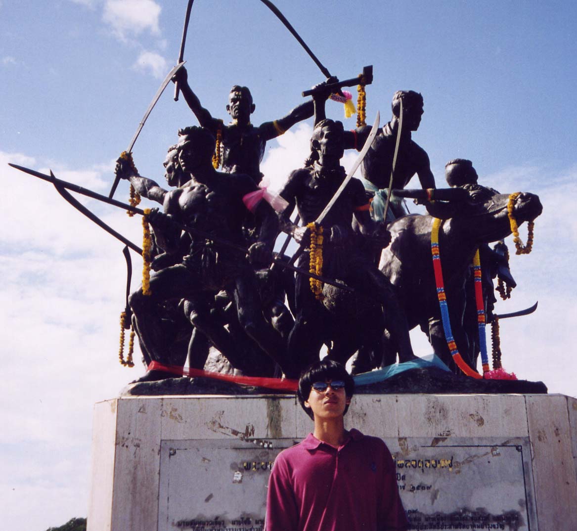 [Me at the Bangrachan Monument of Heroes (Photo taken since 08/08/03)]