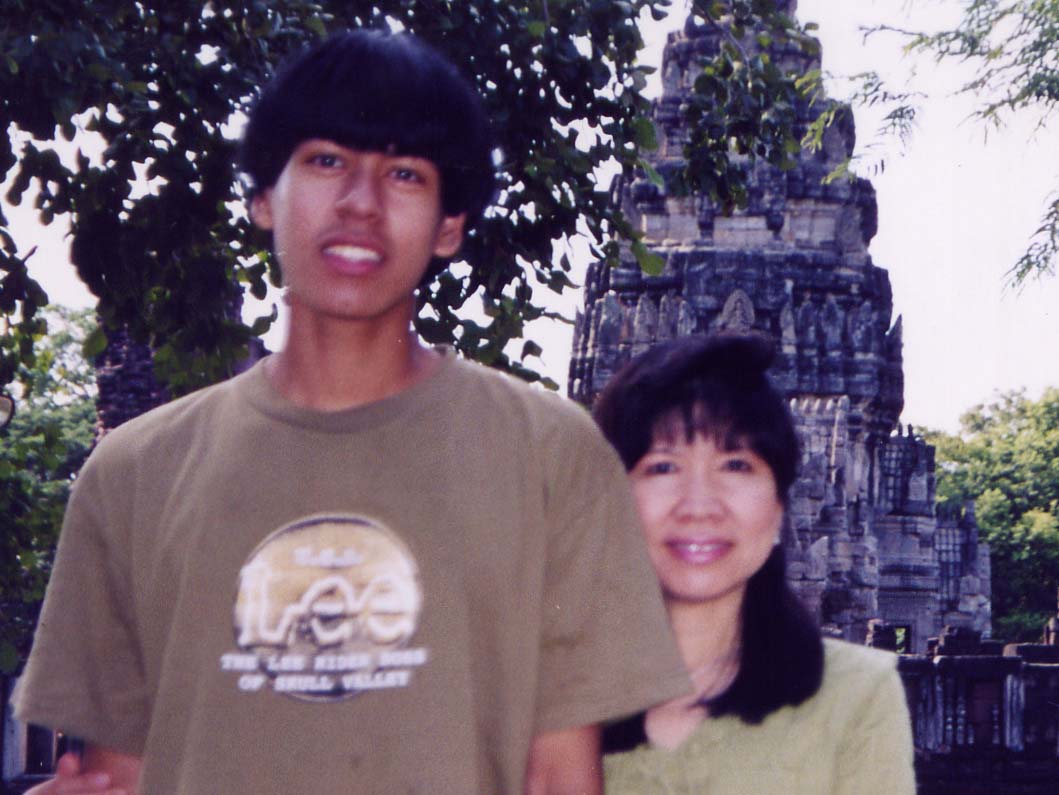 [Me and my mom at the Phimai Sanctuary, Nakhon Ratchasima (Photo taken since 14/08/03)]