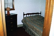 Bedroom2Tn.jpg (9139 bytes)
