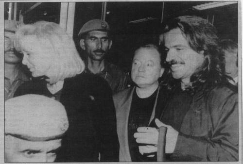 yanni-taj-article.jpg (19475 bytes)