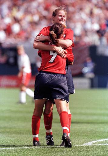 /user/Mia-Parlow-hug.jpg