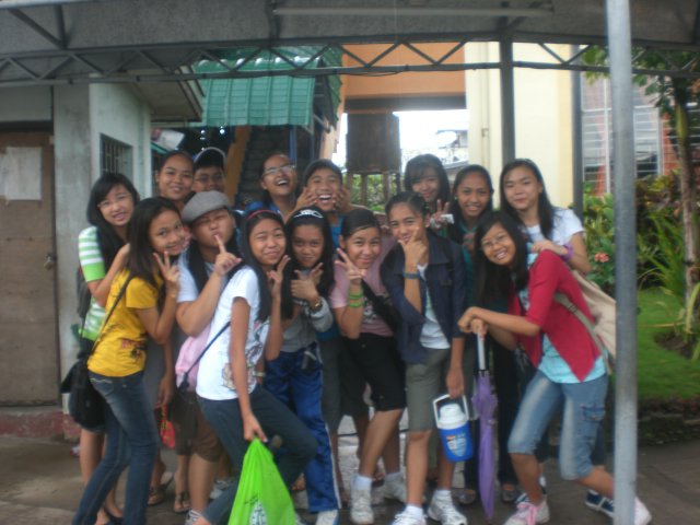 Group picture with my former classmates(II-Apricot) before the tree planting