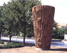 Marc Cordeniers monument 'Zonder Titel', bij het Provinciehuis Boeverbos