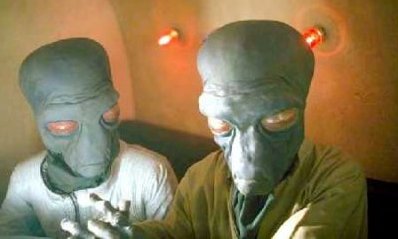 Duros patrons in Chalmun's cantina