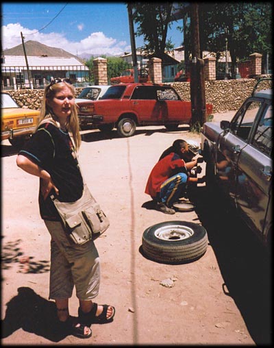 Youg boys helping immediately. Maybe they broke the wheel also ???