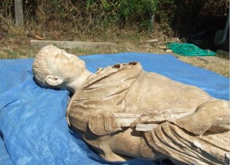 La statua ritrae forse il padrone della domus - Museo Archeologico di S. Maria dei Raccomandati - L'Aquila - Abruzzo - Italy