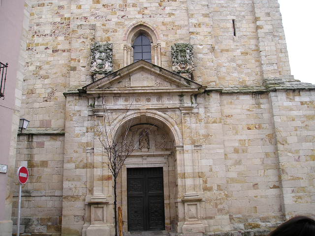 Another church, this one was somewhat squashed in between the buildings around it.