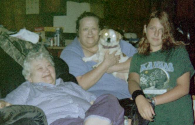 MOM, LLINDA, KRICKET, AND DOG